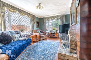 Living Room- click for photo gallery